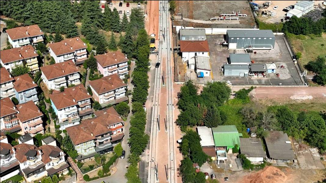 Raylar döşendi, elektrikler verildi: İşte yeni tramvay hattı! 27